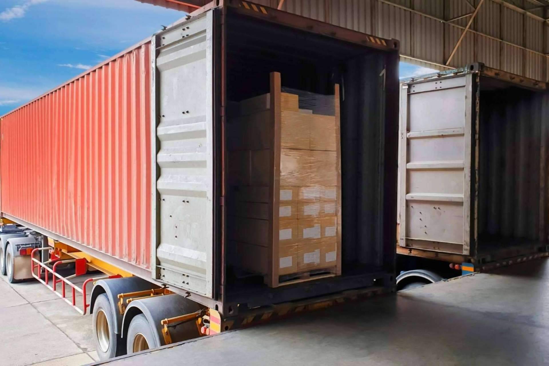 Etrans proporciona un servicio de transporte que trabaja a medida de cada cliente