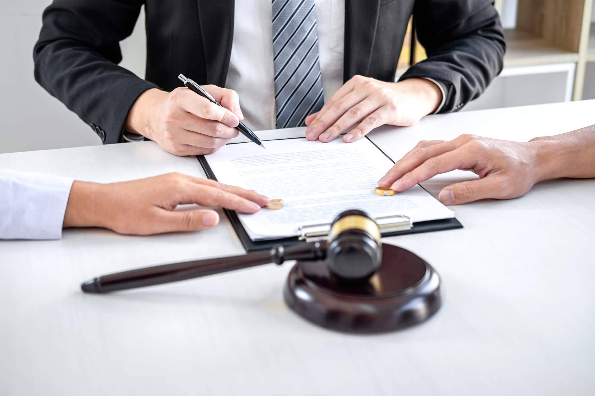 Las comisiones bancarias, con Oportuna Legal