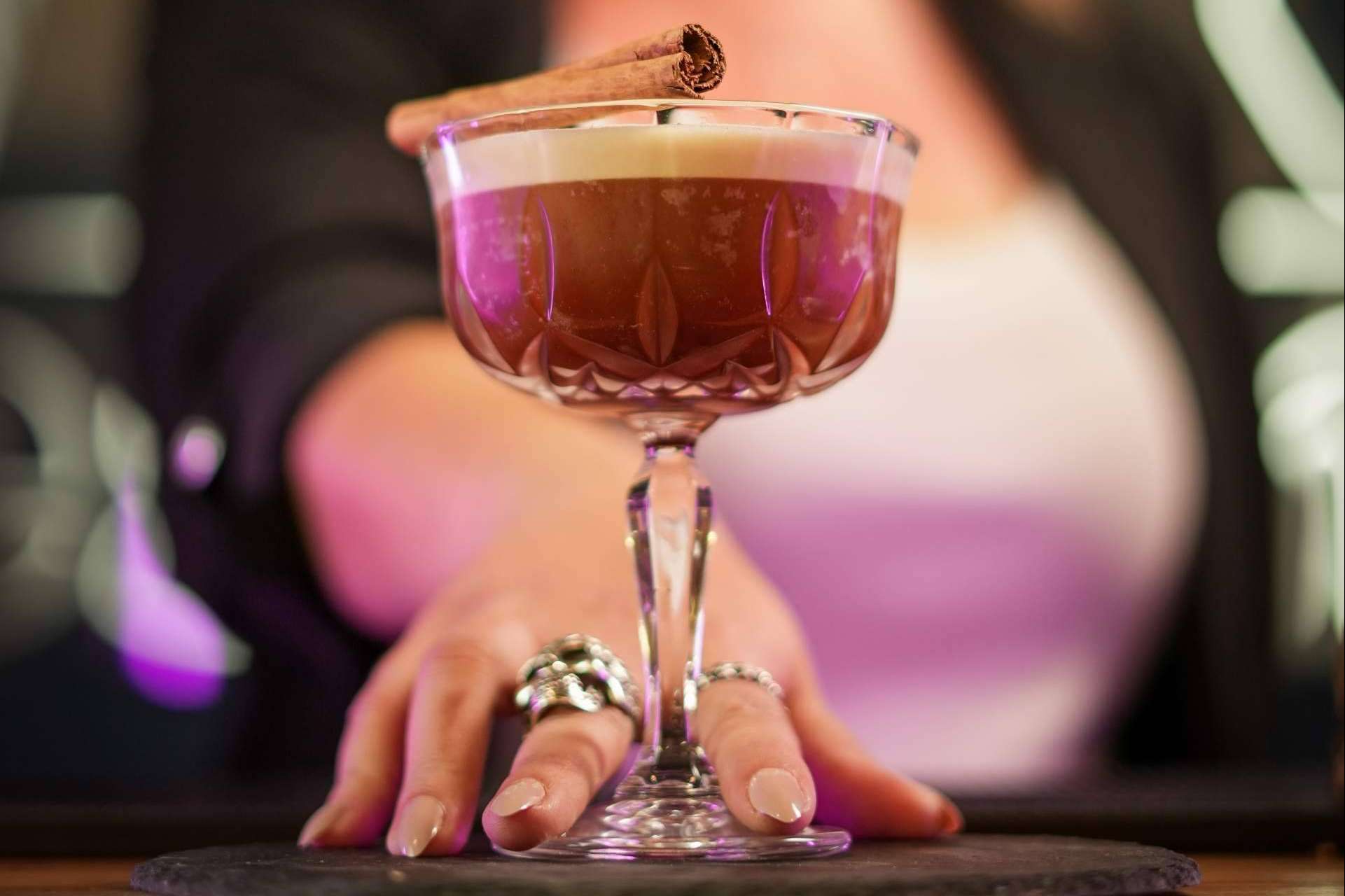 Escuela de Coctelería de Madrid y sus cursos para formar bartenders profesionales