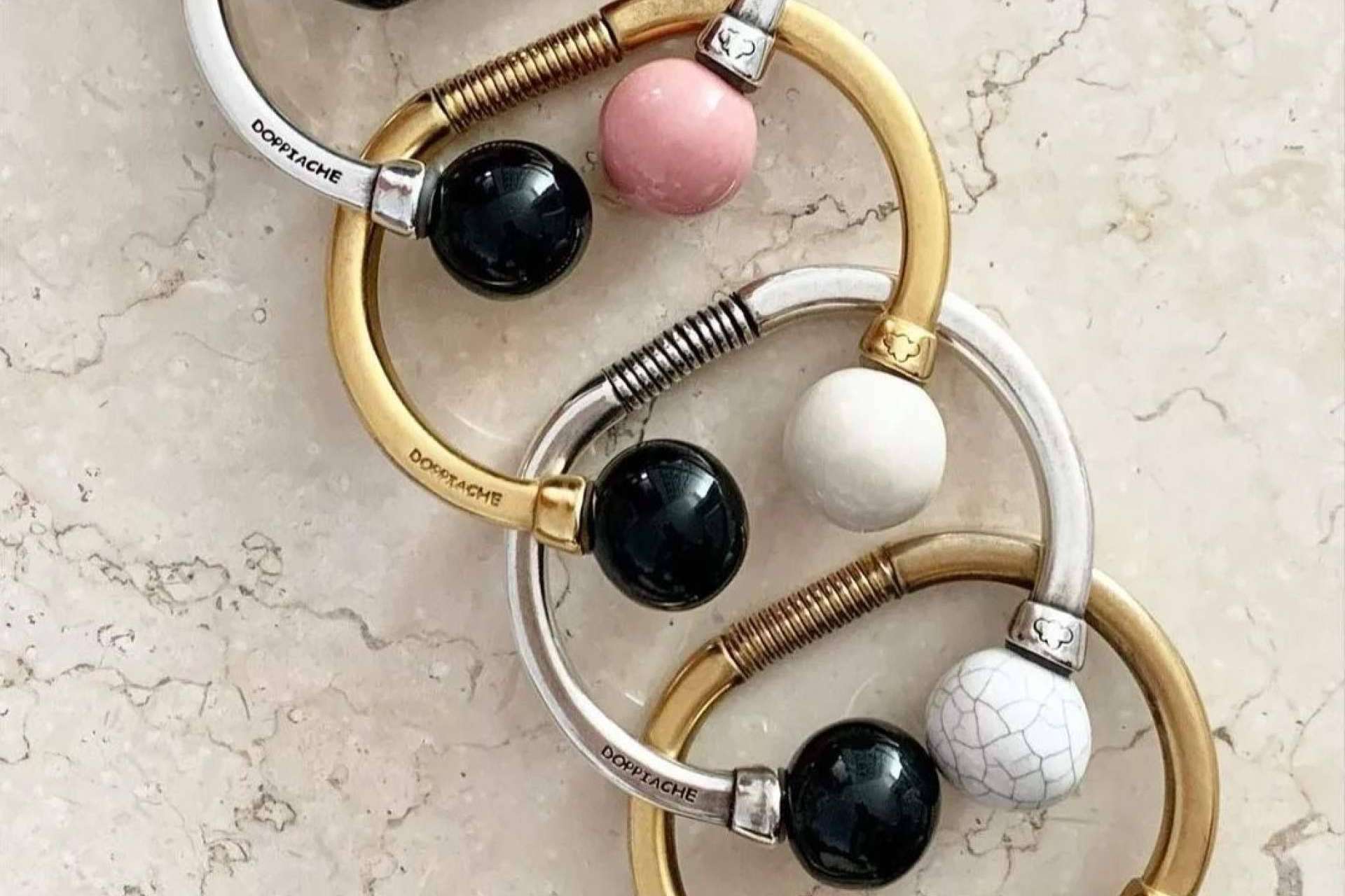 La pulsera Doppi destaca como una de las más lindas joyas con bolas intercambiables de la marca DOPPIACHE