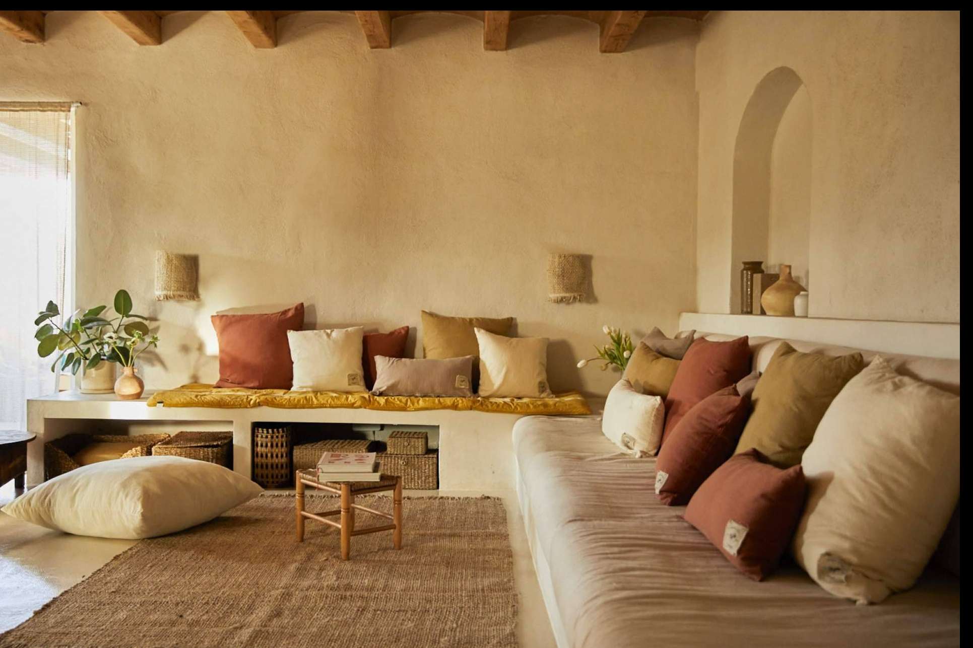Dar un toque distintivo al salón gracias a los textiles de Calma House