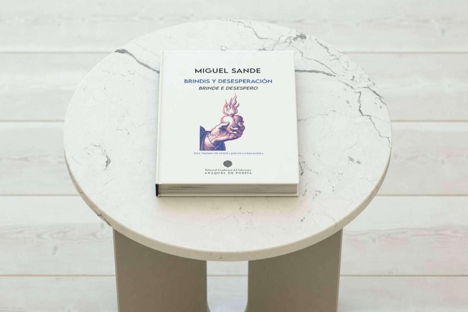 Miguel Sande publica 'Brindis y desesperación', una mirada poética sobre la ternura y la dureza del día a día