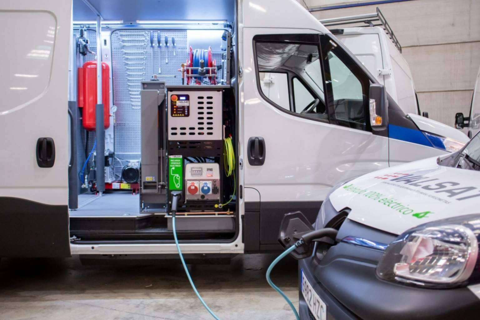 Equipamientos a medida de furgonetas y vehículos con Valsat