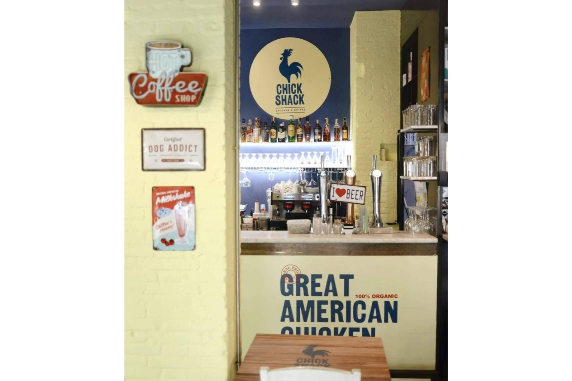 Disfrutar de comida totalmente casera en un ambiente americano en Chick Shack