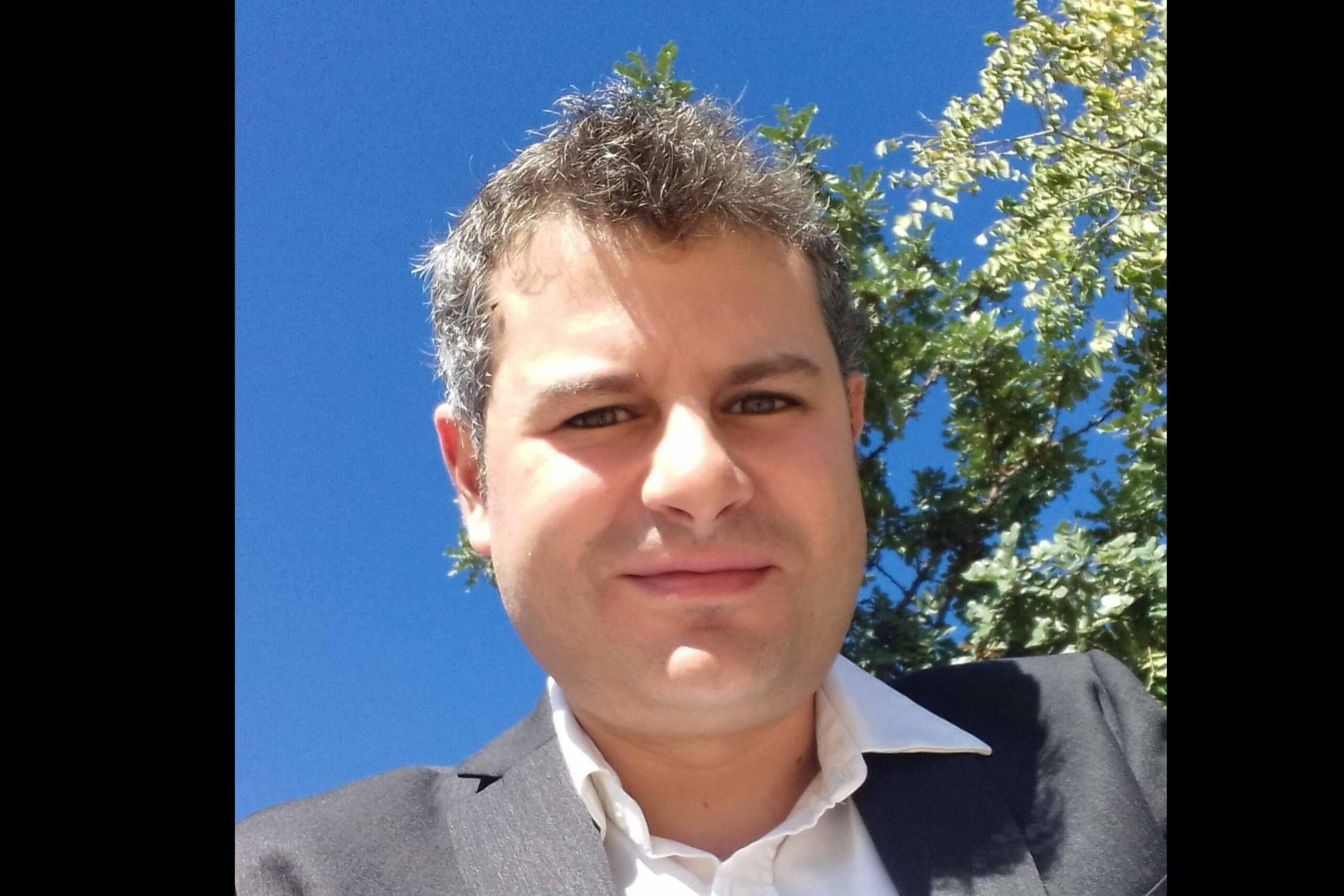 Rubén Camacho ofrece un enfoque fuera de lo convencional para cultivar la autoestima de forma estable y duradera
