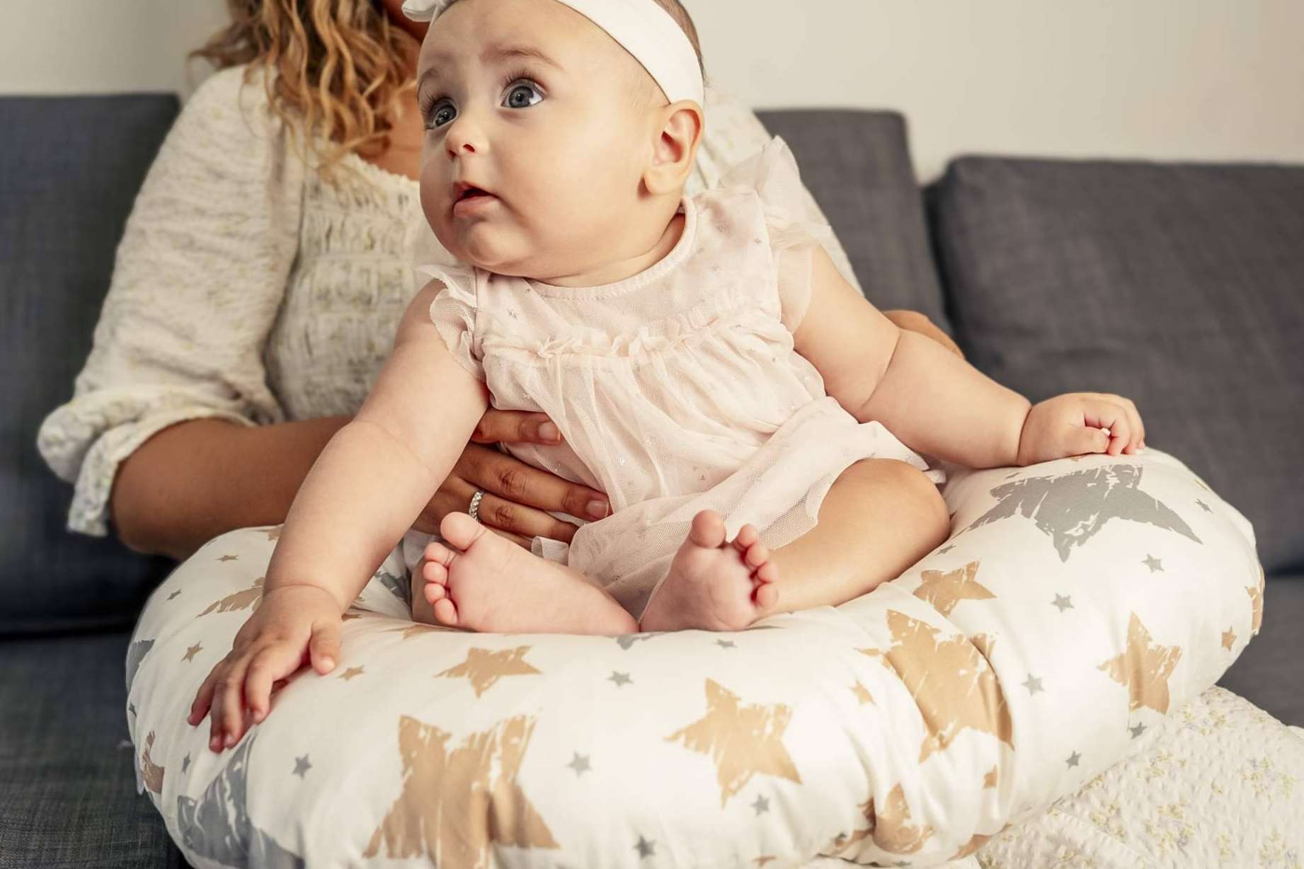 Cojín de lactancia Sonora Baby ofrece confort y bienestar para la madre y su bebé
