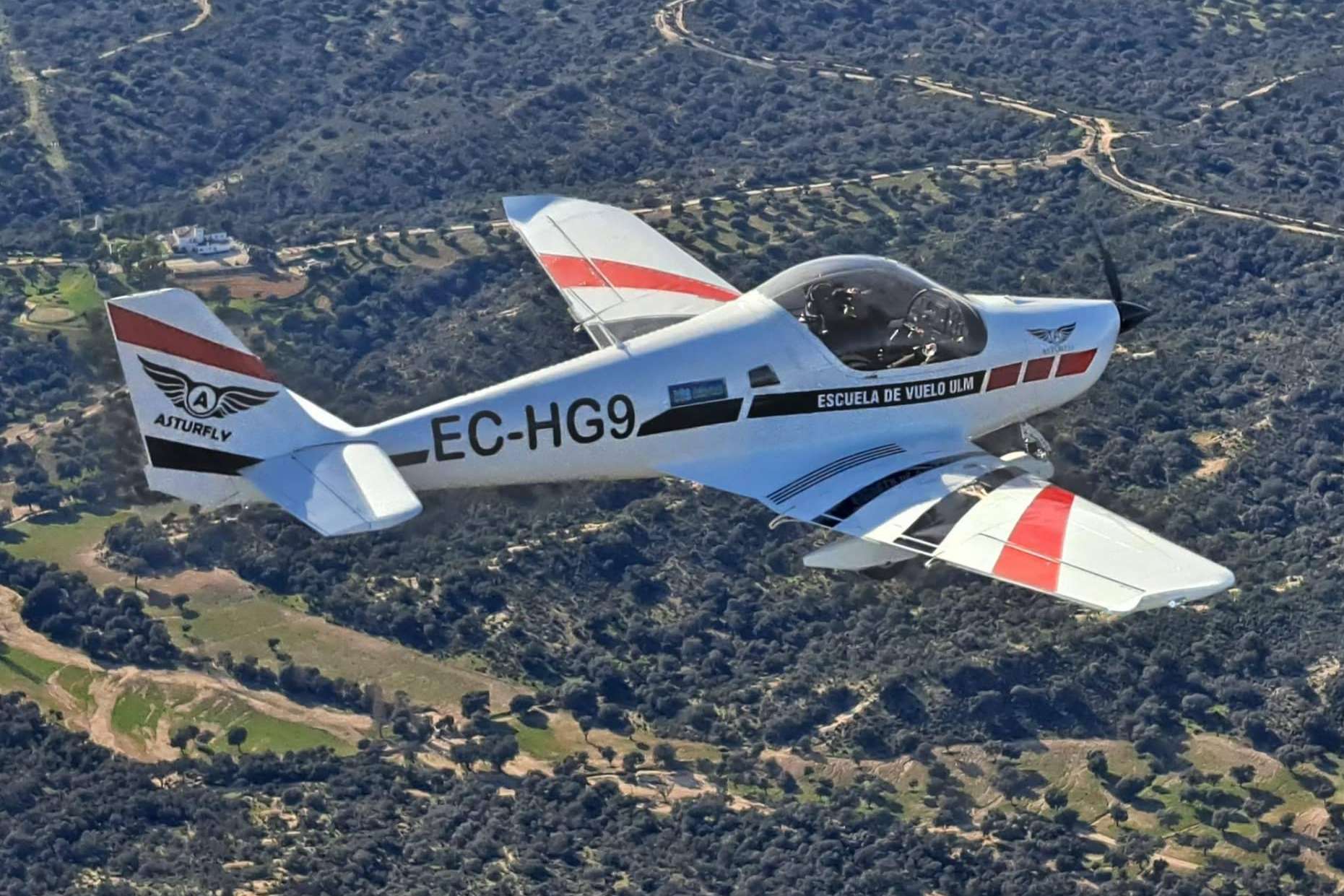 Ventajas de la licencia piloto ultraligero ante el título de piloto privado