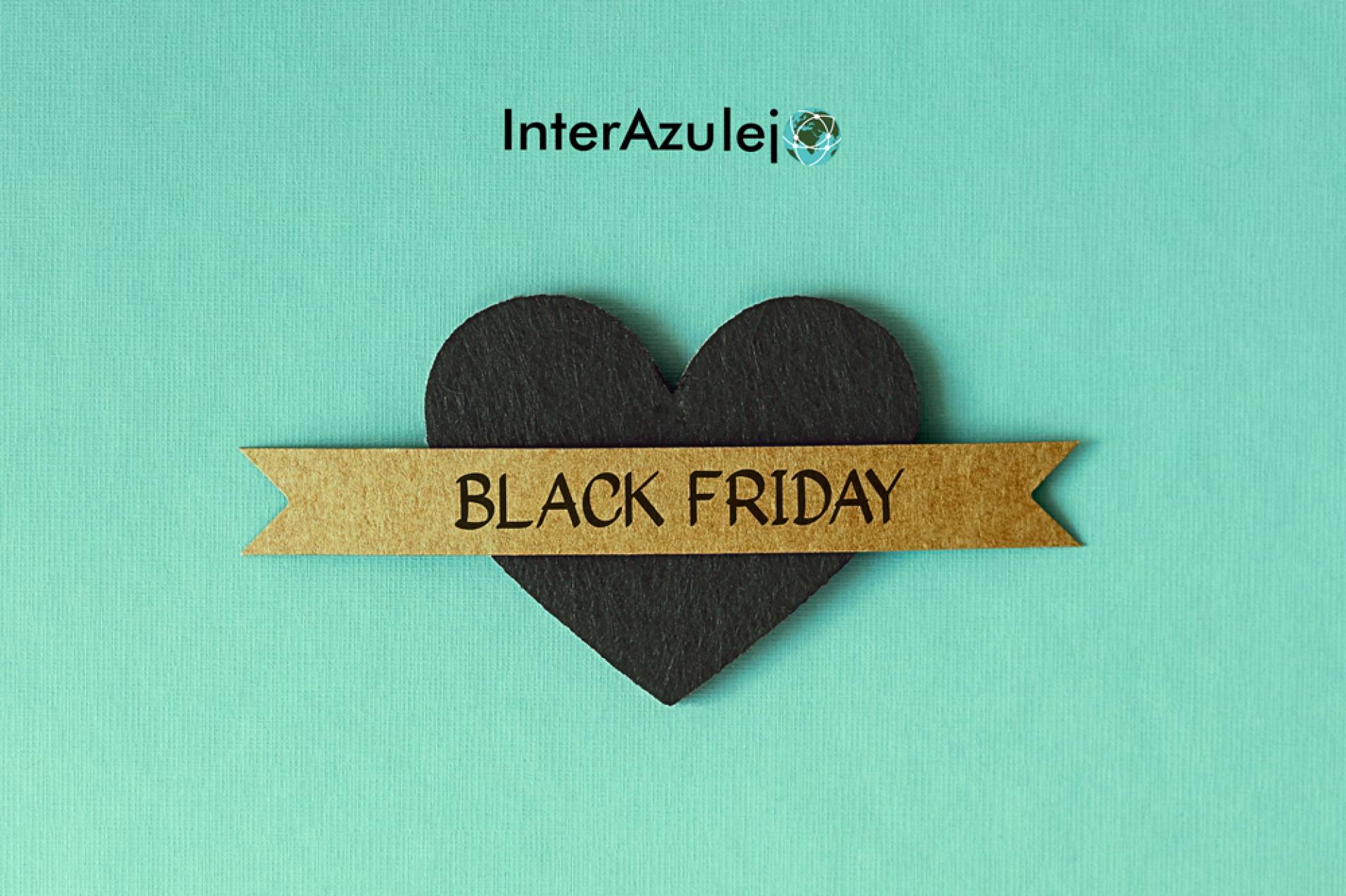 Black Friday a la distancia de un clic de la mano de interazulejo