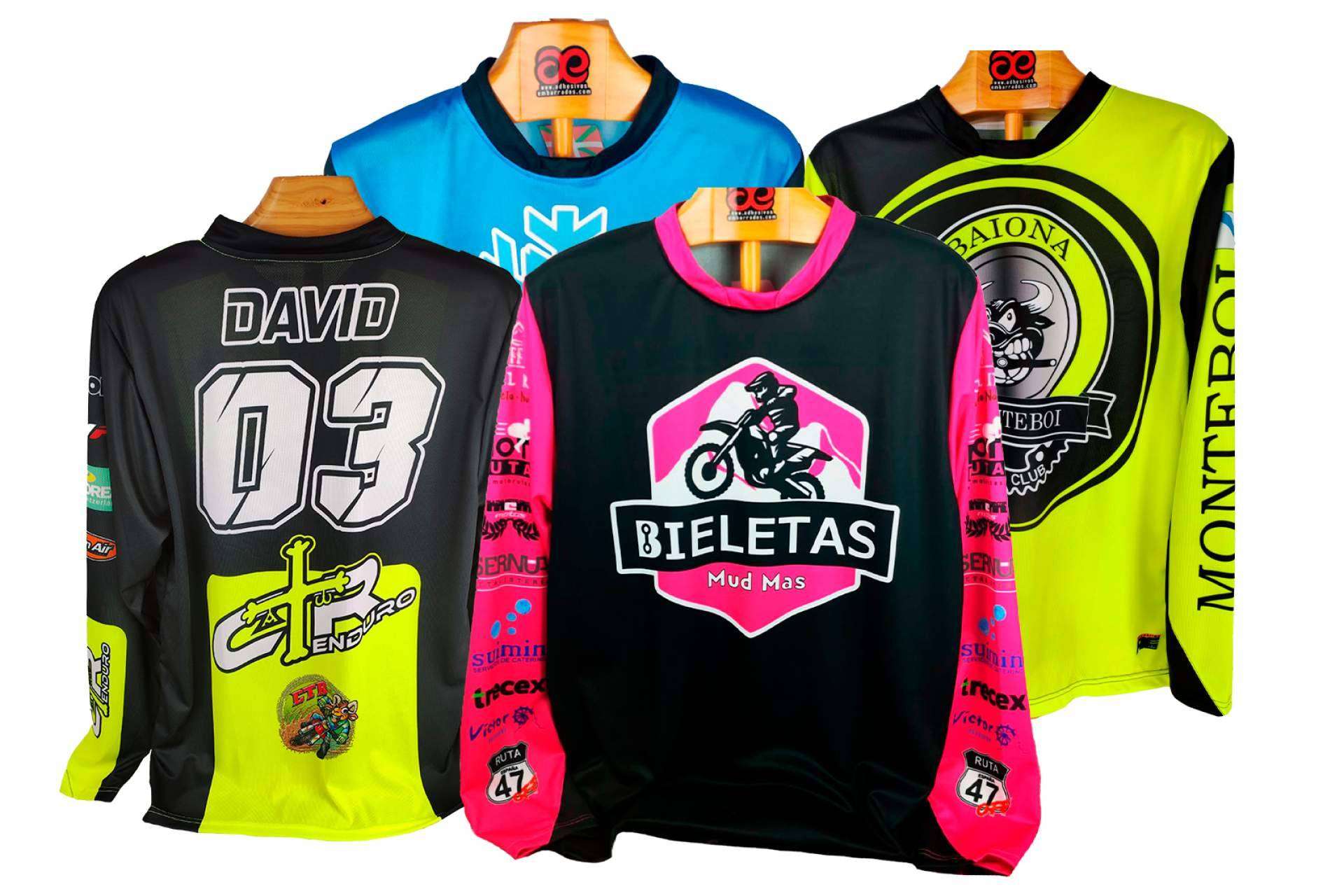 Ropa 100 % personalizada para enduro y motocross en ADHESIVOSEMBARRADOS