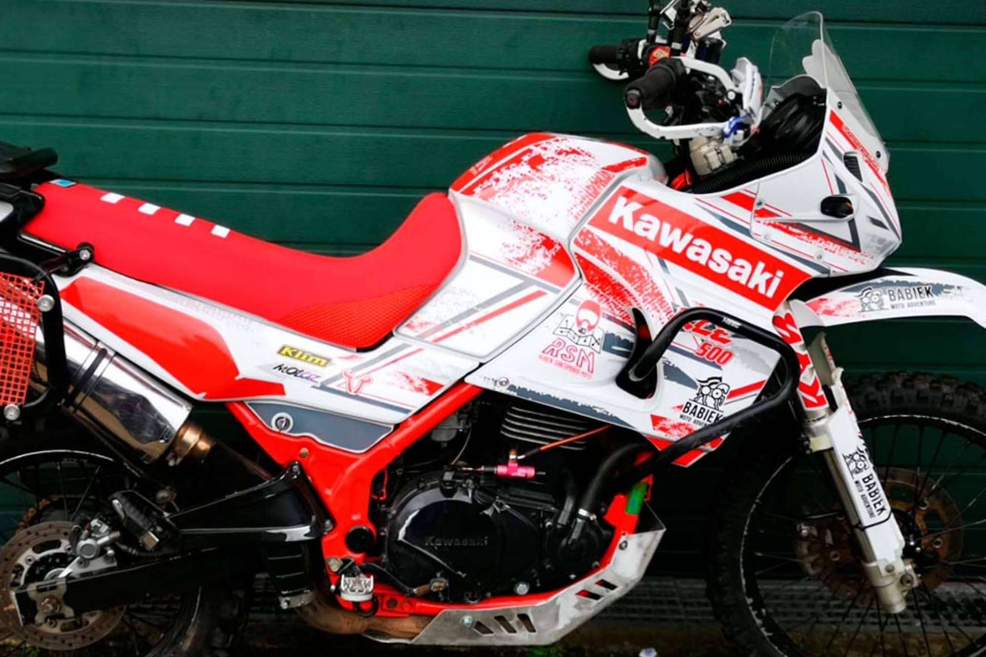 La propuesta de ADHESIVOSEMBARRADOS con adhesivos de moto personalizados y duraderos