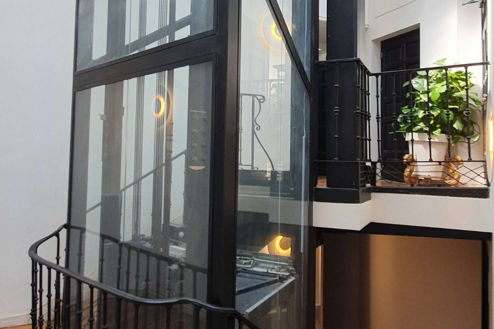 Disel Studio, referente en soluciones de ascensores hidráulicos para comunidades en Madrid