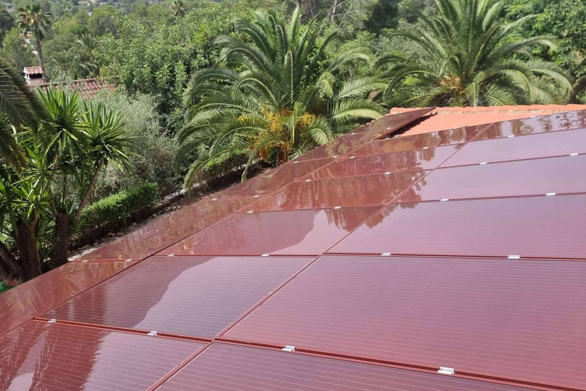 Eficiencia y estética, los paneles solares color teja se adaptan a la arquitectura sin comprometer el rendimiento