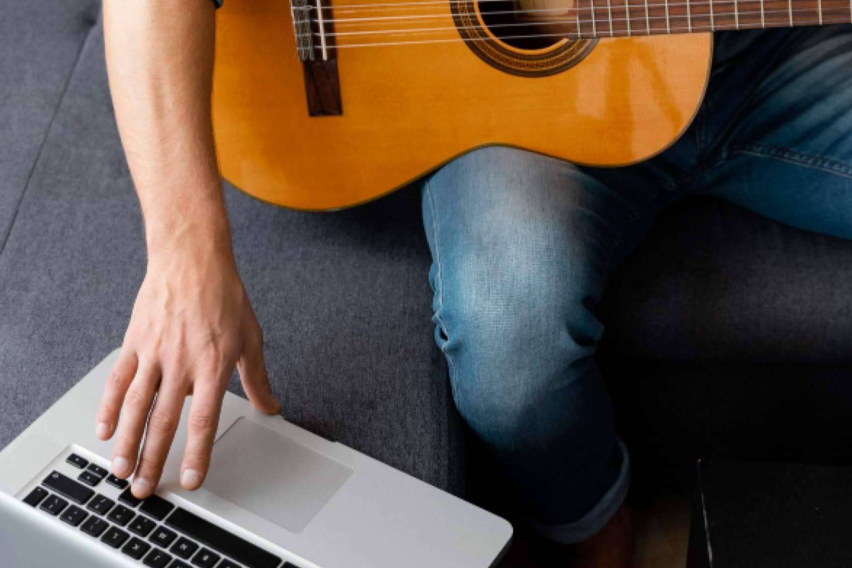 Aprendeguitarra.es y la UHU rompen barreras para aprender flamenco online
