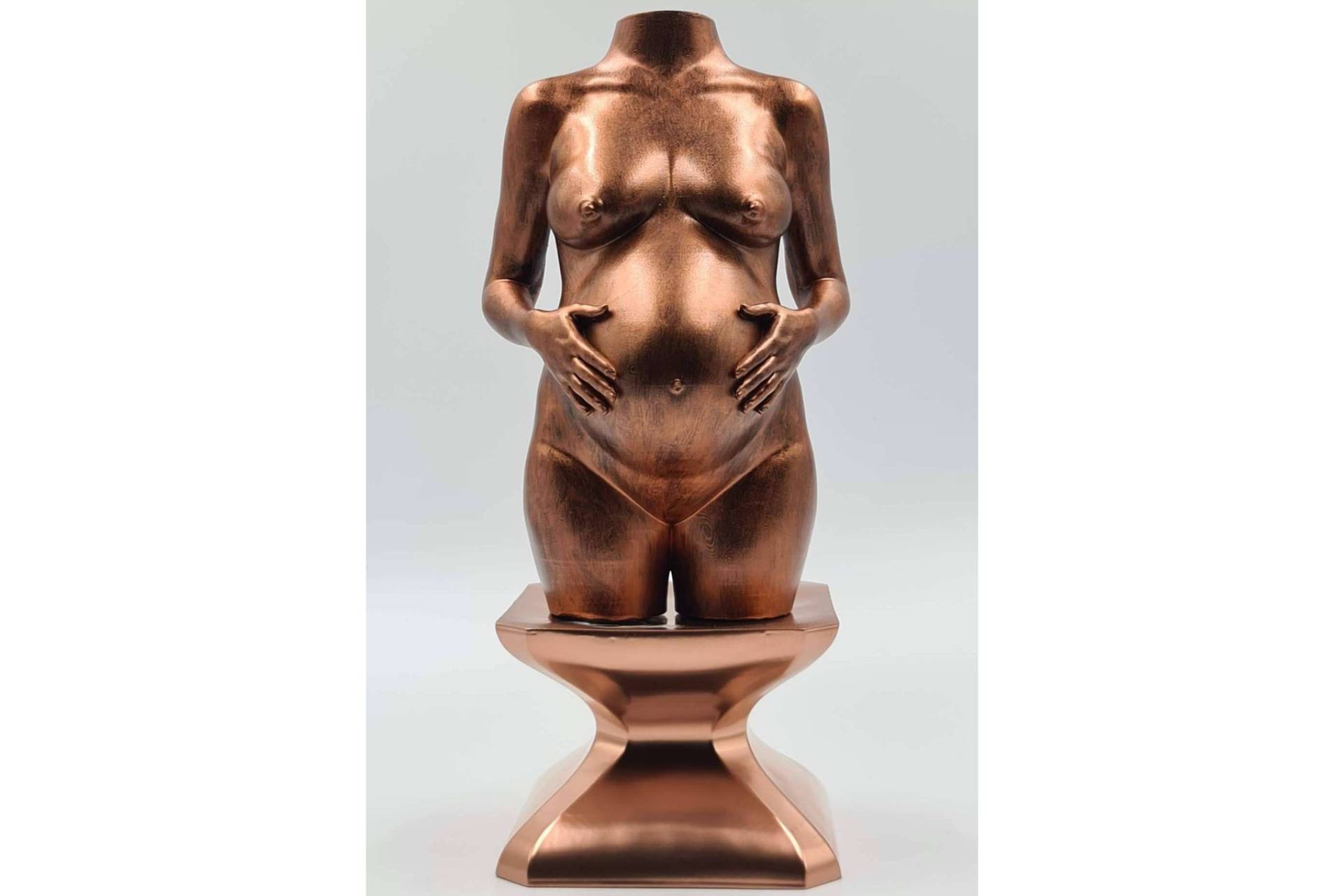 Regalo especial para embarazada; esculturas personalizadas que convierten el cuerpo en arte