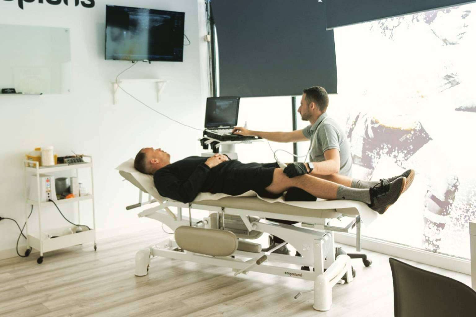 Fisioterapia avanzada y tecnología; la apuesta de Sapiens en la recuperación de artrosis