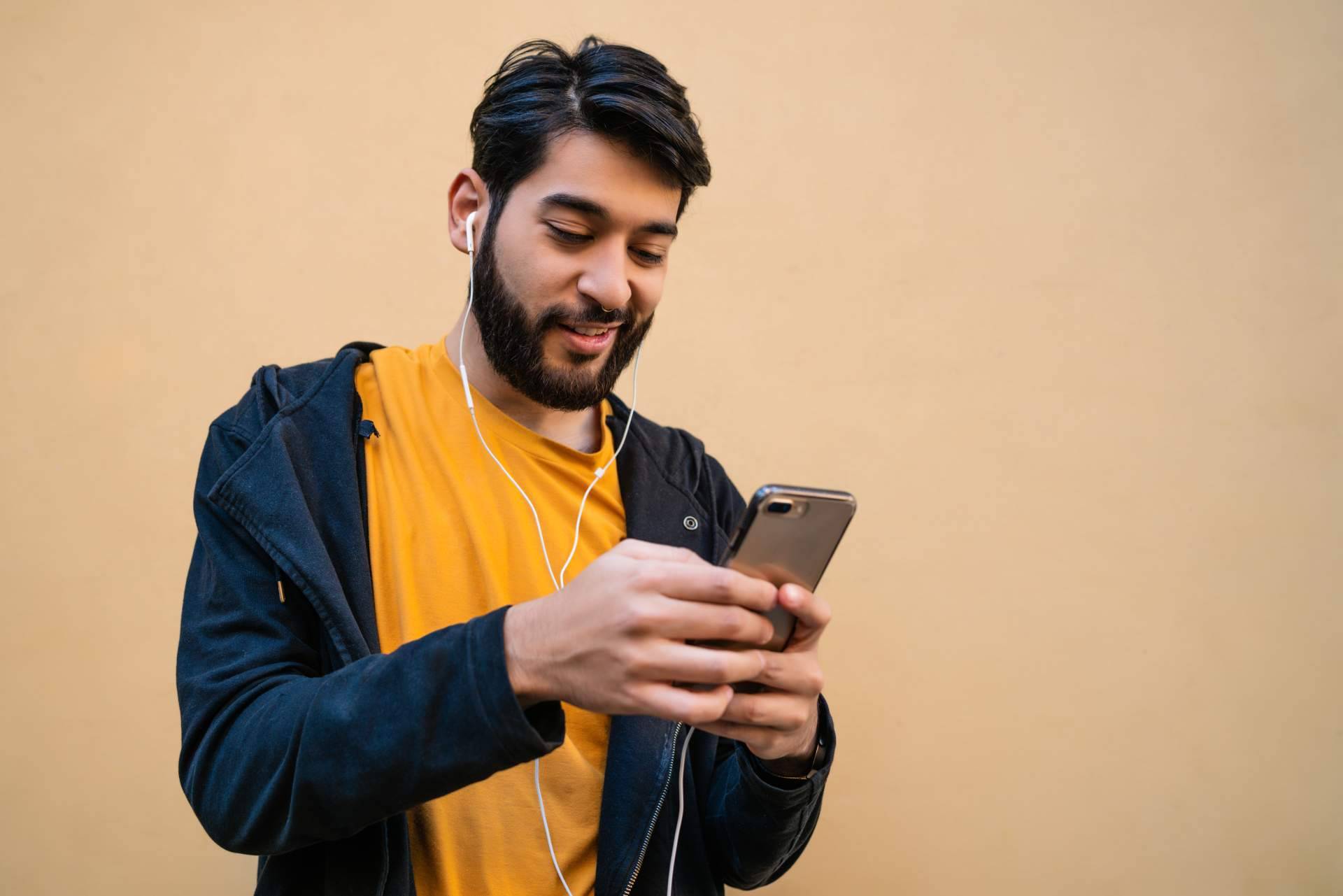 Esto No Es Noticia destaca cómo la conexión a internet móvil transforma la conectividad diaria