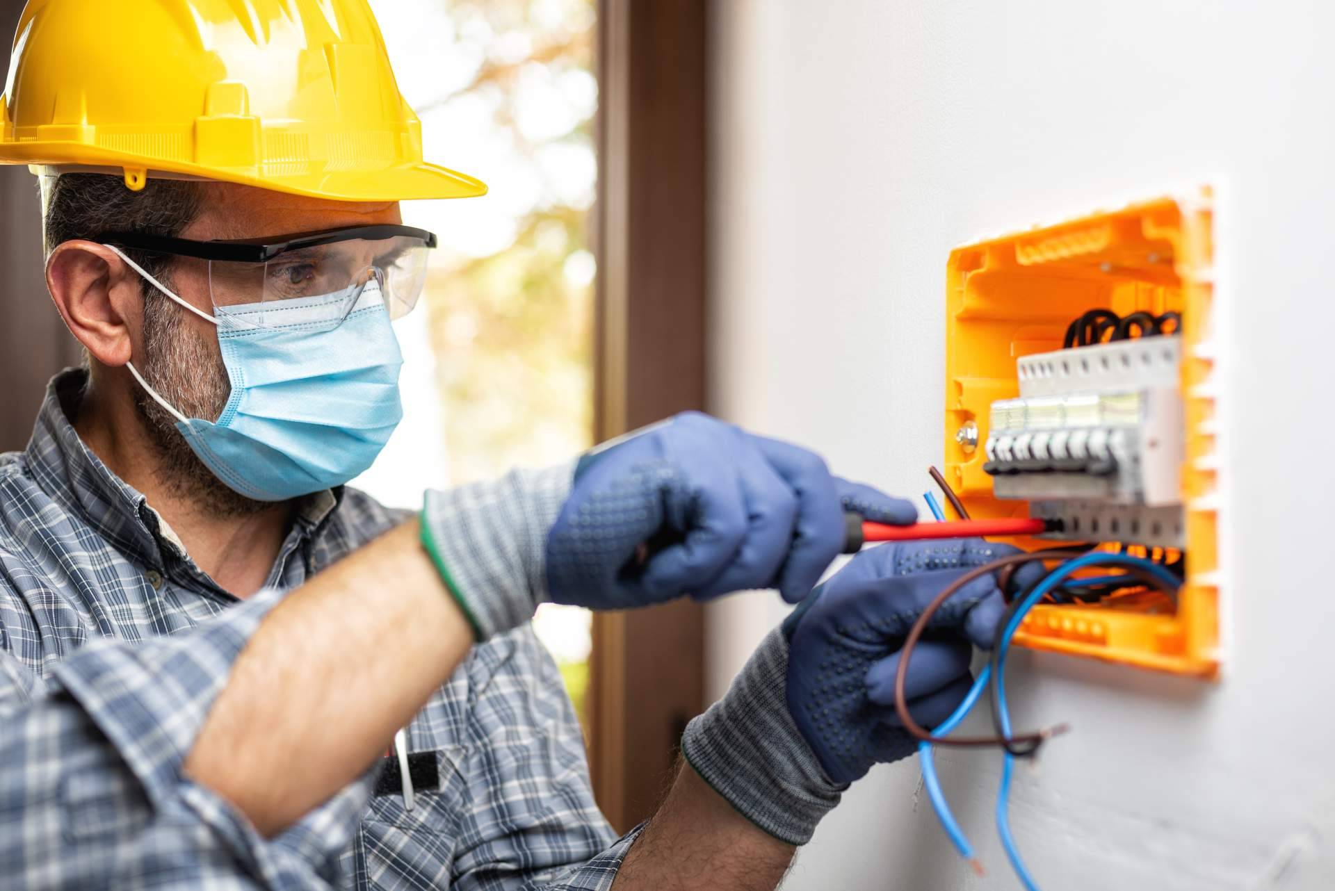 Reparaciones González y su servicio de electricistas Mijas y Mijas Costa 24h