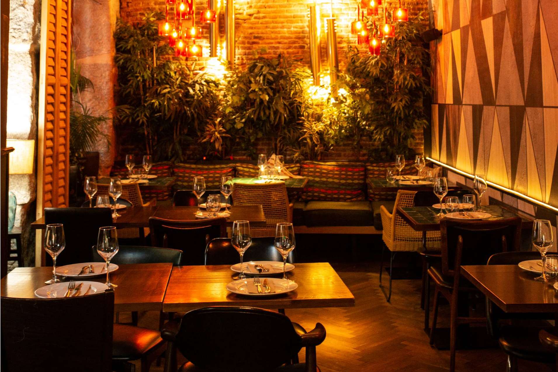 Los Espetinhos, un restaurante brasileño en Madrid ideal para comer carne ilimitada y degustar cócteles únicos