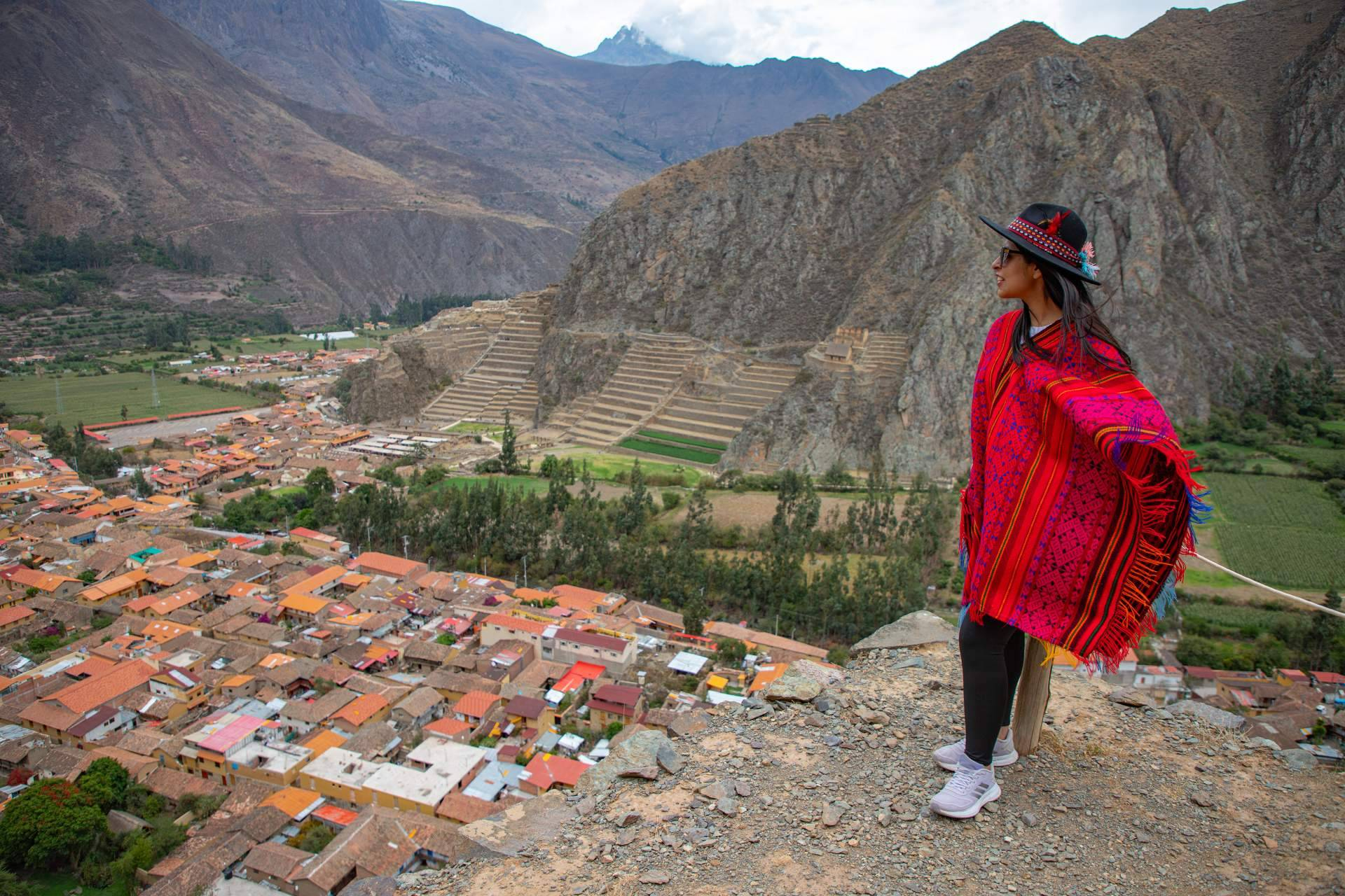 Explorar el Valle Sagrado con Cocatambo, alojamiento y rutas icónicas en un entorno único