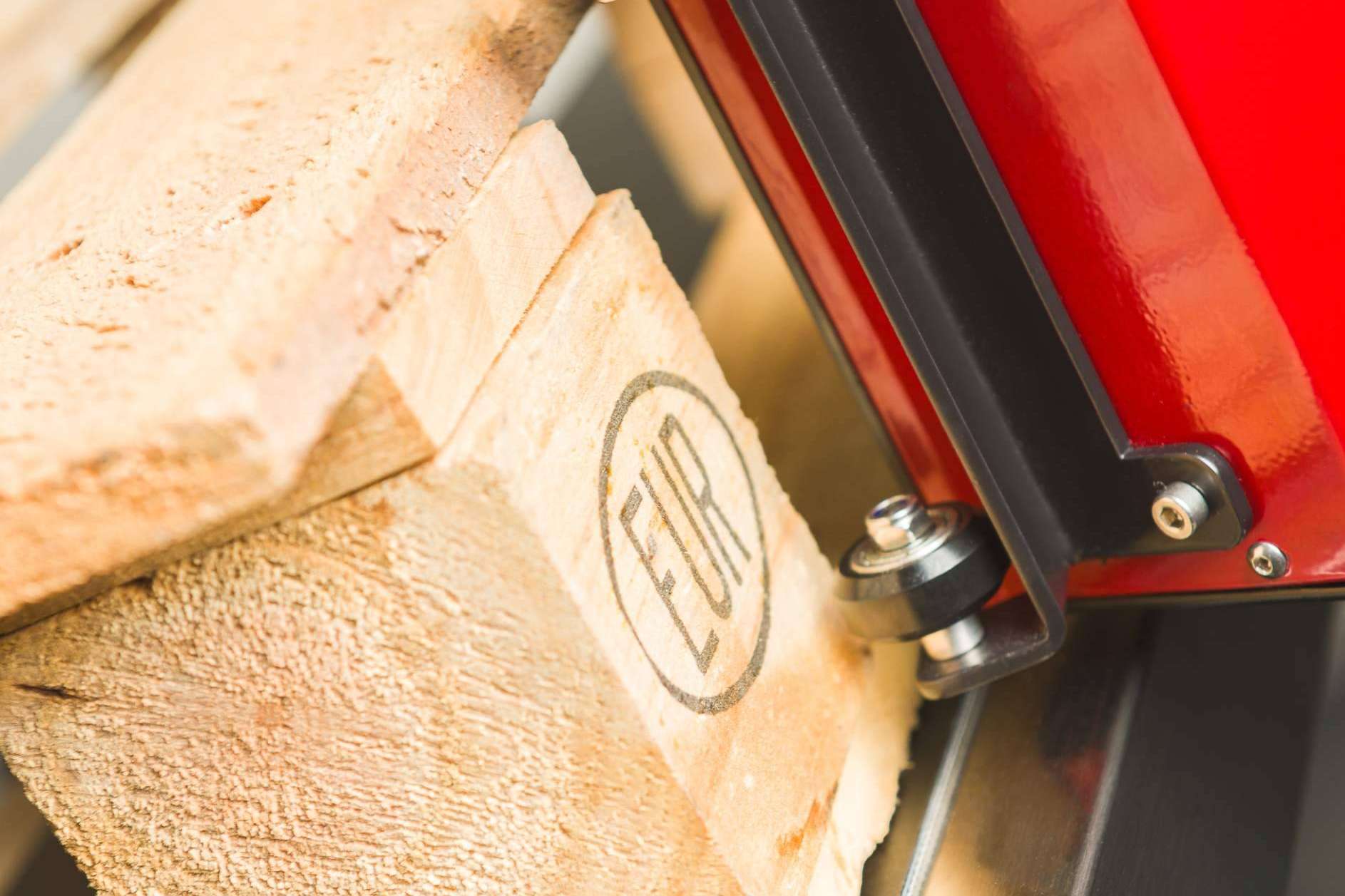 Trazabilidad en pallets, impresión directa y duradera con la impresora industrial de Trébol Group