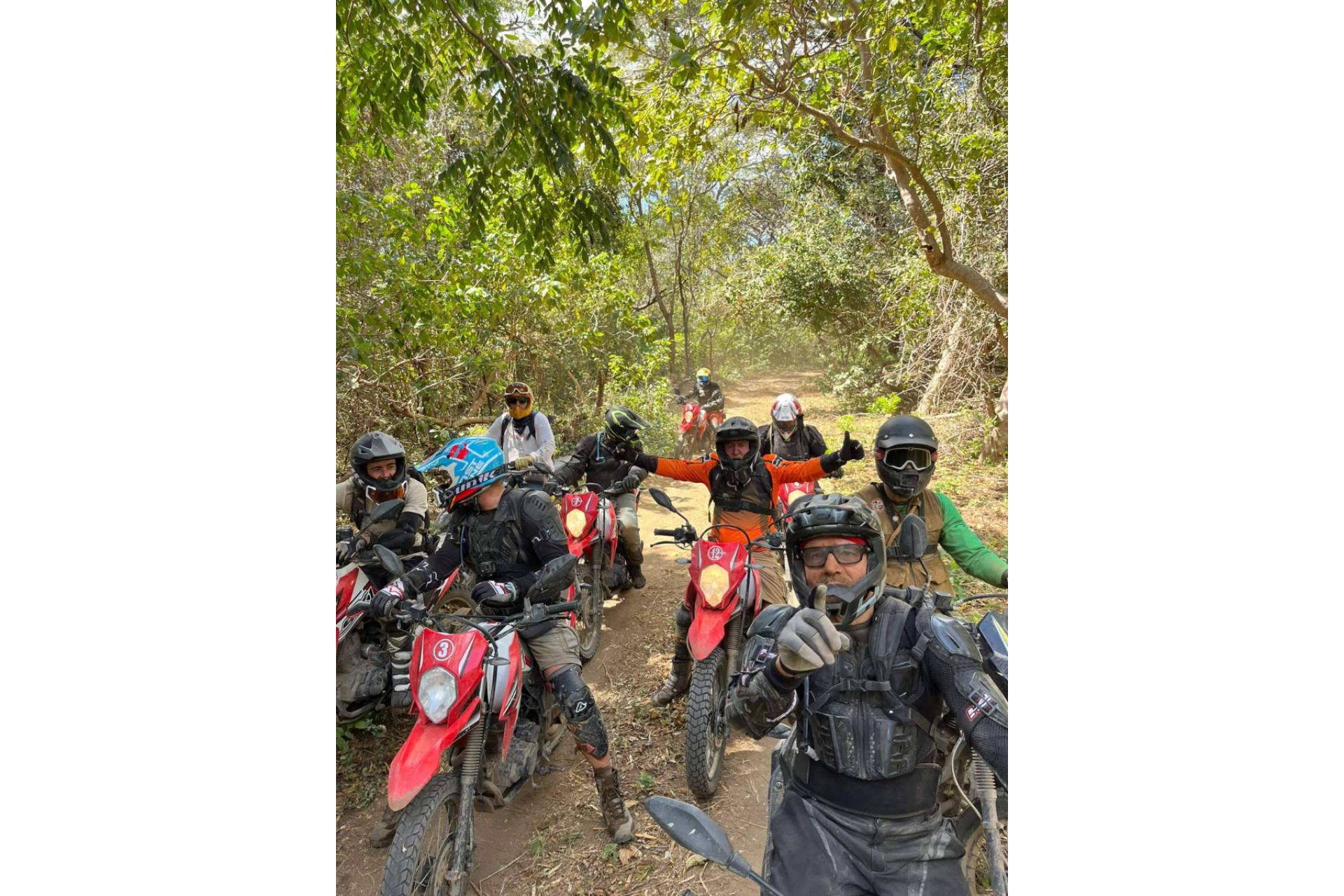 Viajar por Costa Rica en moto, una ruta organizada por Motorbeach Viajes con enfoque de aventura y naturaleza