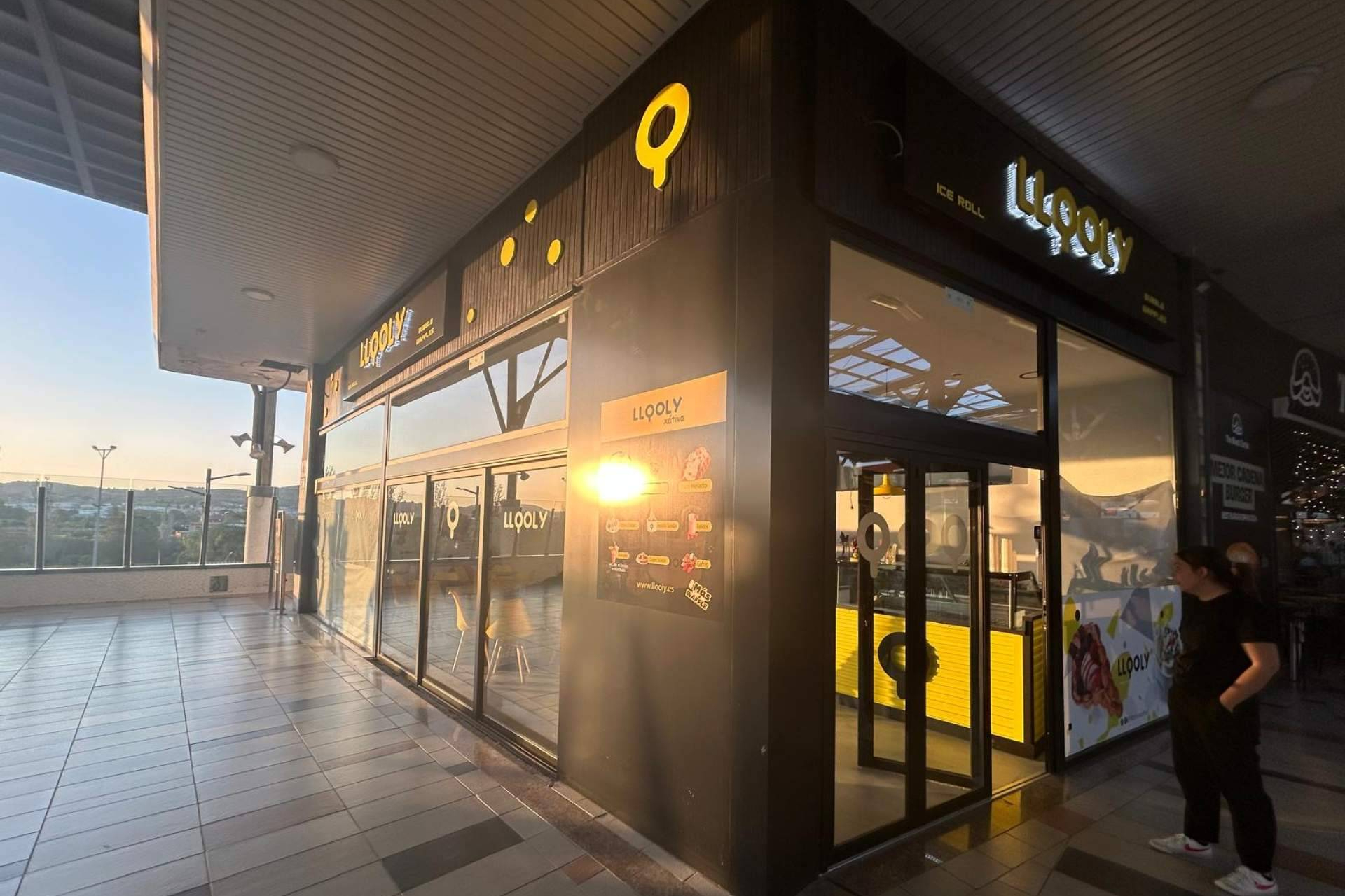LLOOLY inaugura un nuevo local frente a la estación del AVE en Valencia con su propuesta dulce y de desayunos
