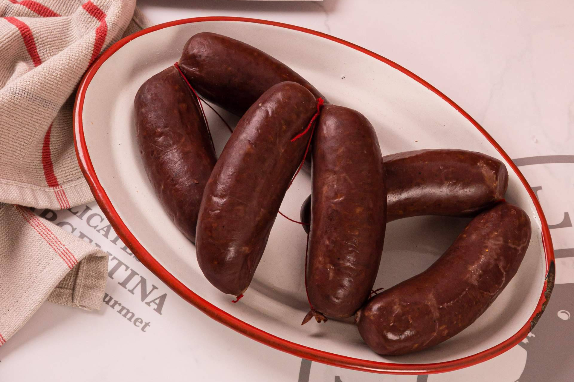 Delicatessen Argentina reúne lo mejor de la tradición argentina en su selección de chorizos y morcillas artesanales