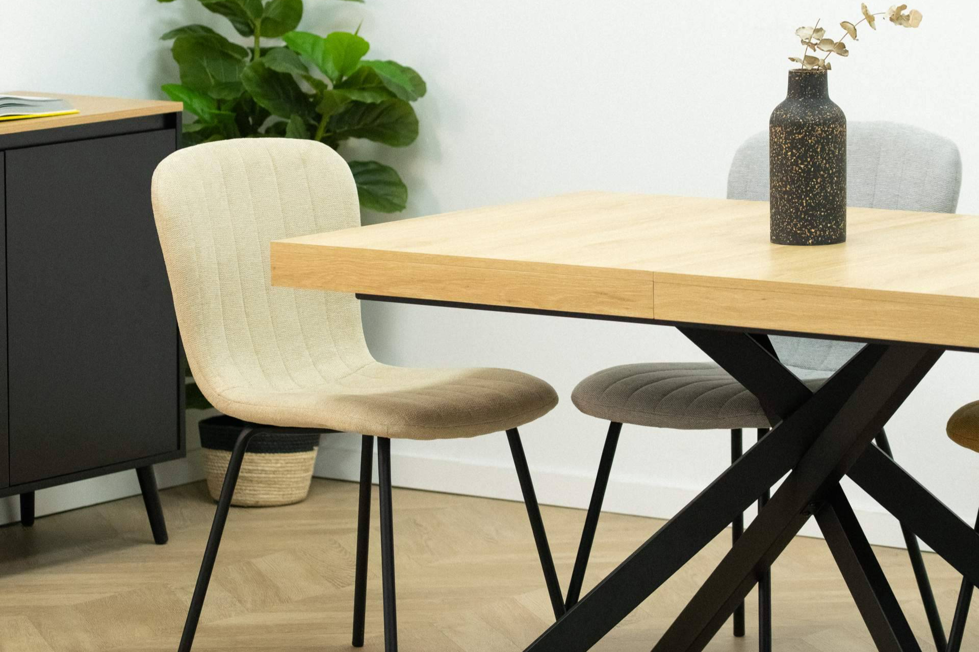 Sillas de salón modernas y asequibles, la propuesta decorativa de Top Mueble para ambientes actuales