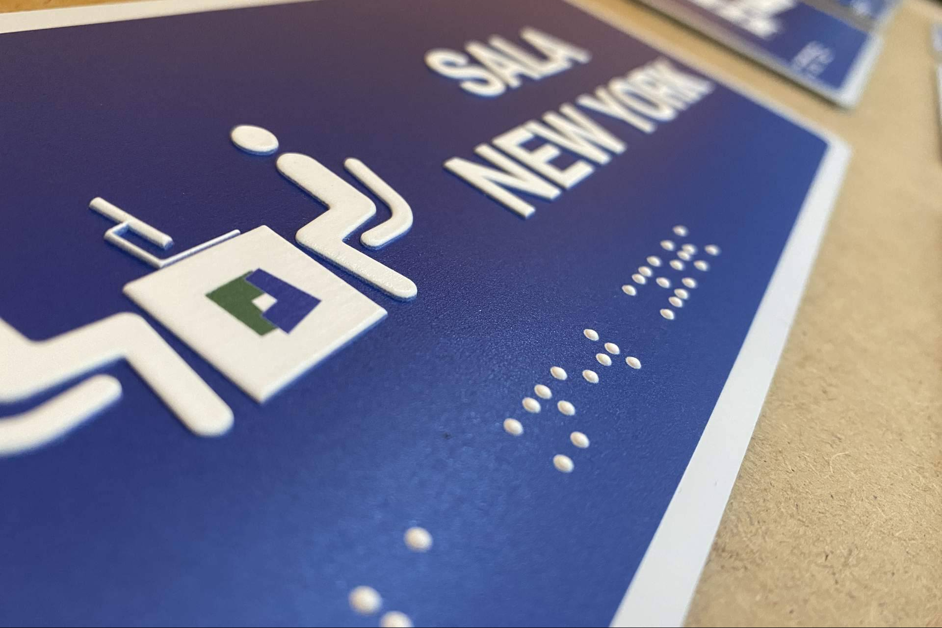 Señalización accesible que transforma espacios; Databraille impulsa entornos inclusivos con soluciones en Braille