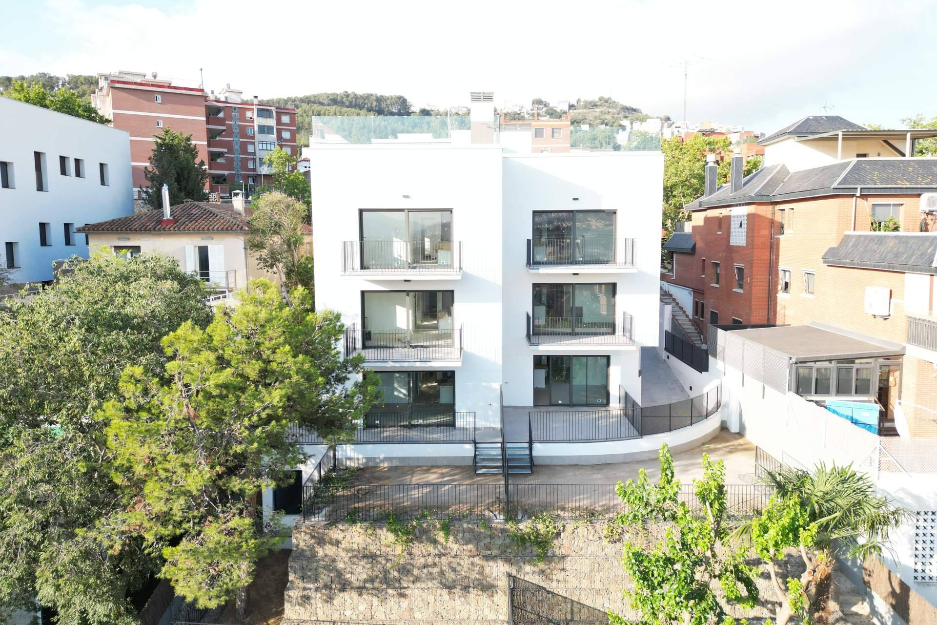 Pujadó Soler ofrece arquitectura moderna con diseño sostenible, funcional y tecnología avanzada en Barcelona