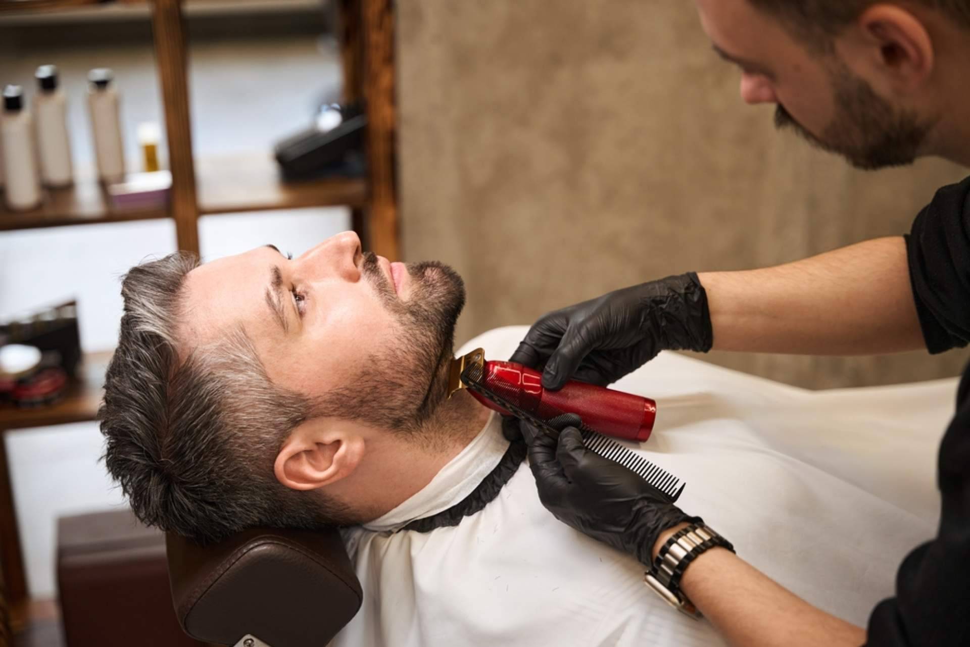His Barbería impulsa la vuelta a la rutina con cortes de cabello masculinos de precisión en Madrid