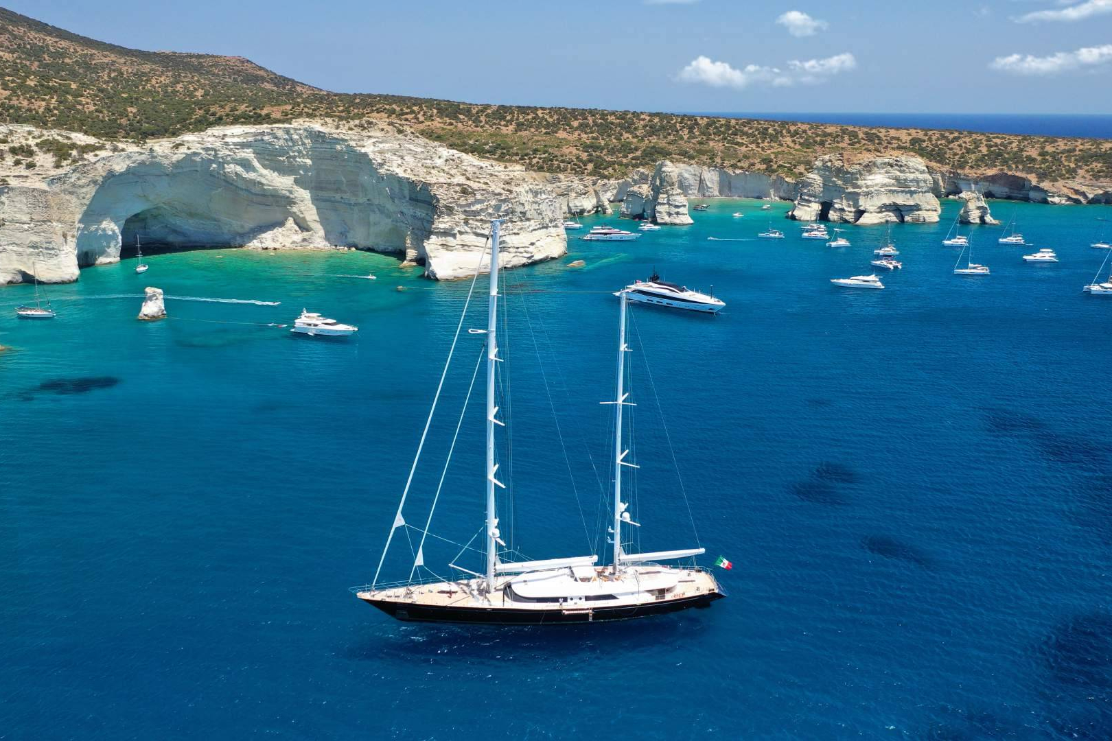Navegación exclusiva en el Egeo con la propuesta de alto nivel de Boatsters Black