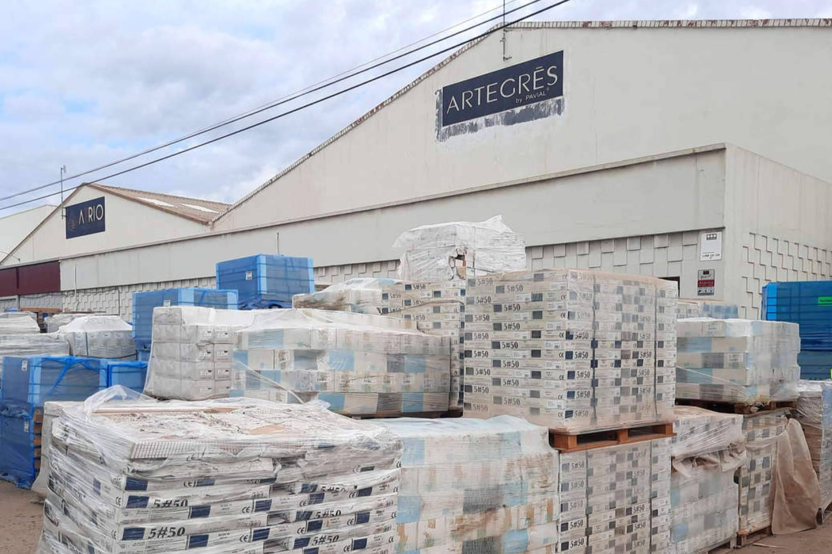 Más de 100 000 m² en stock; Artegres impulsa el outlet de azulejos cerámicos desde su centro en Onda