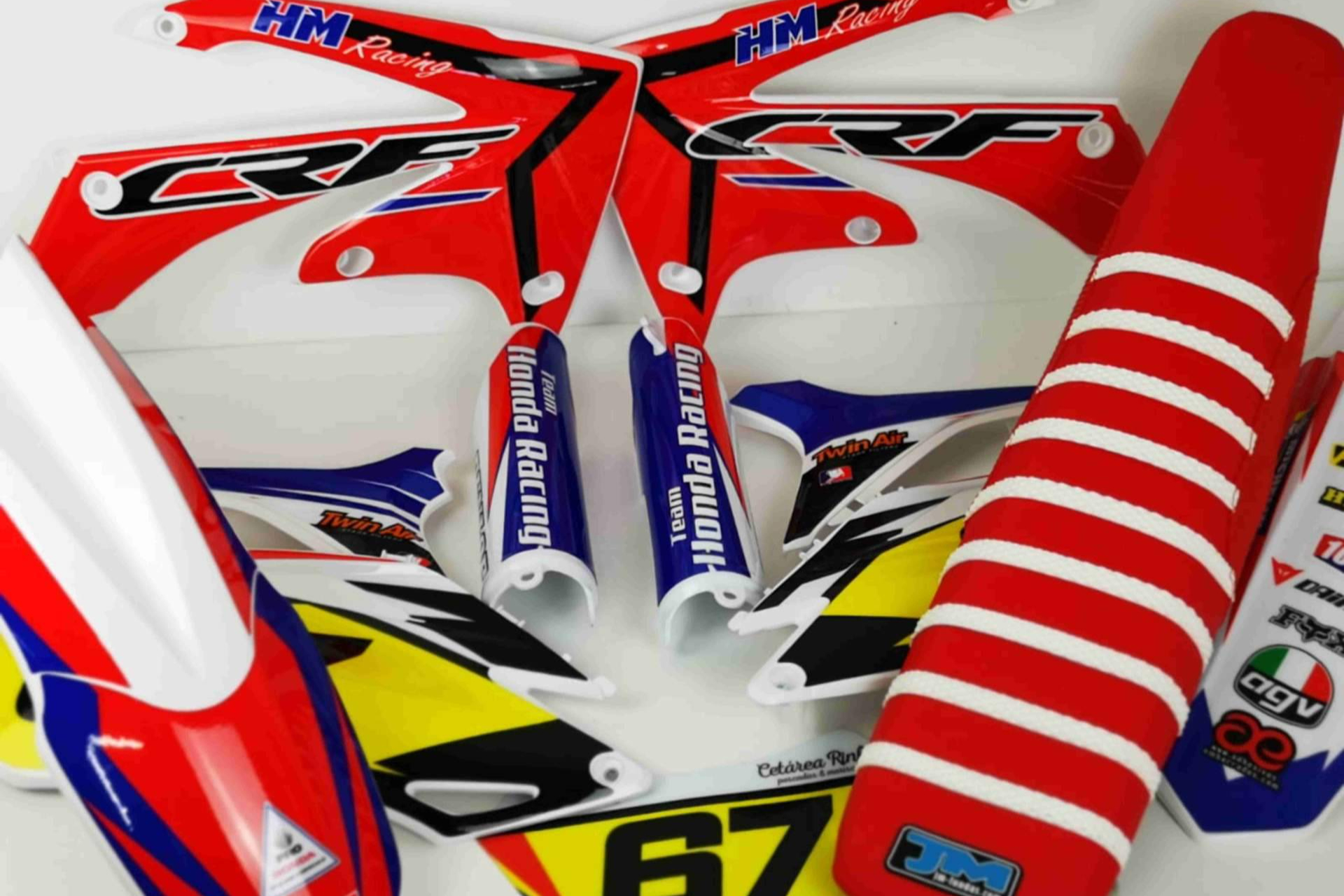 La personalización en motos off-road crece con las pegatinas motos de alto rendimiento de ADHESIVOSEMBARRADOS