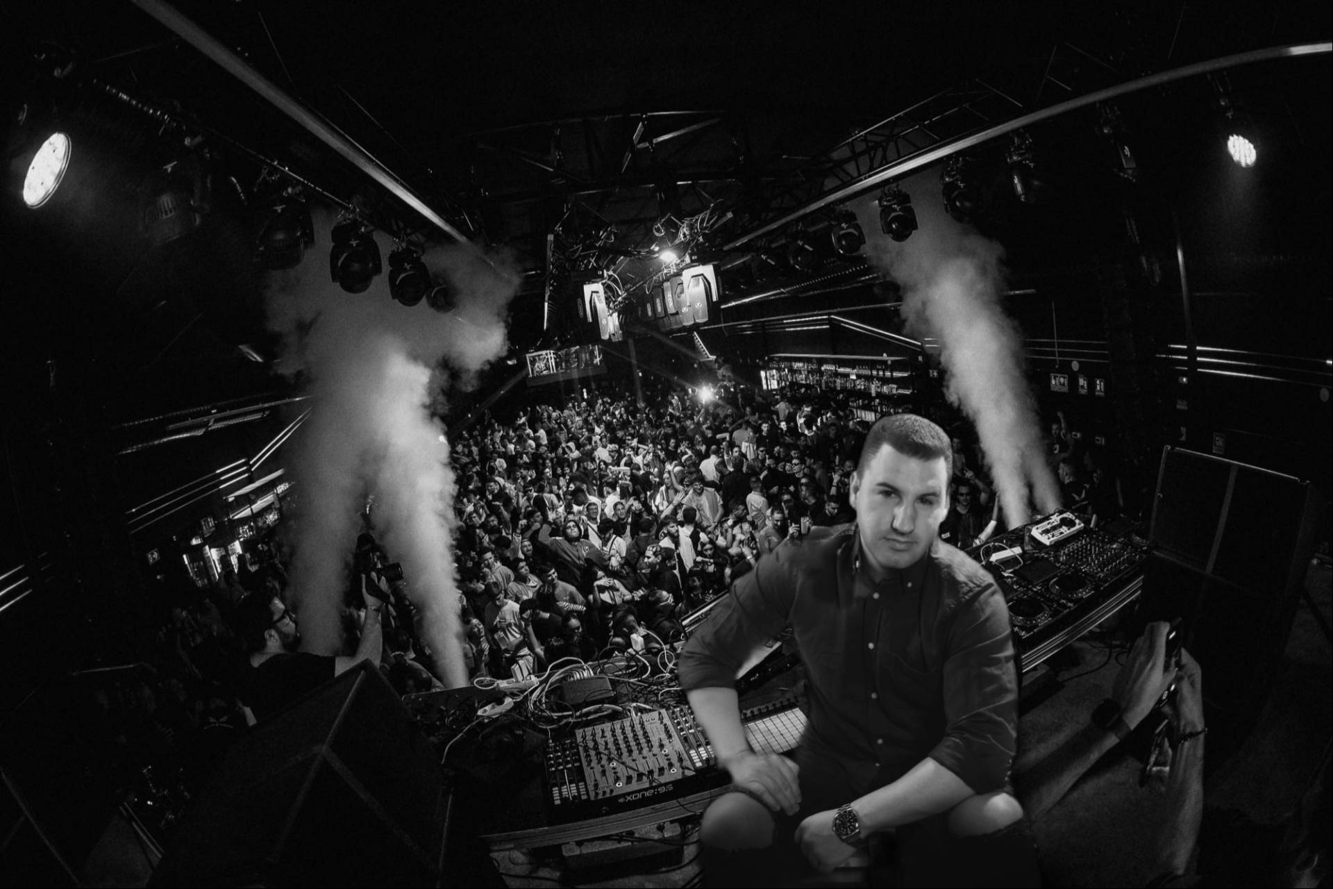 Óscar Pérez Madolell Productor DJ Óscar fue sometido de inmediato a una cirugía de apendicitis