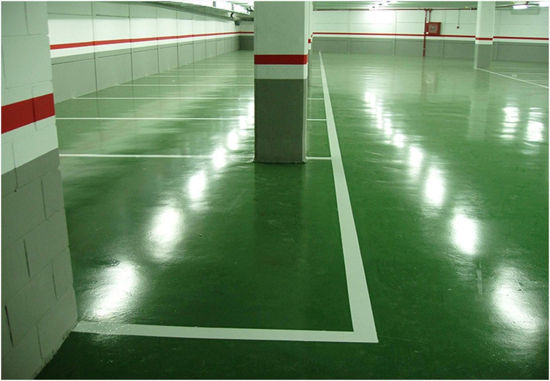 Pavimentos continuos de resina en naves industriales y parkings con alta durabilidad y resistencia química