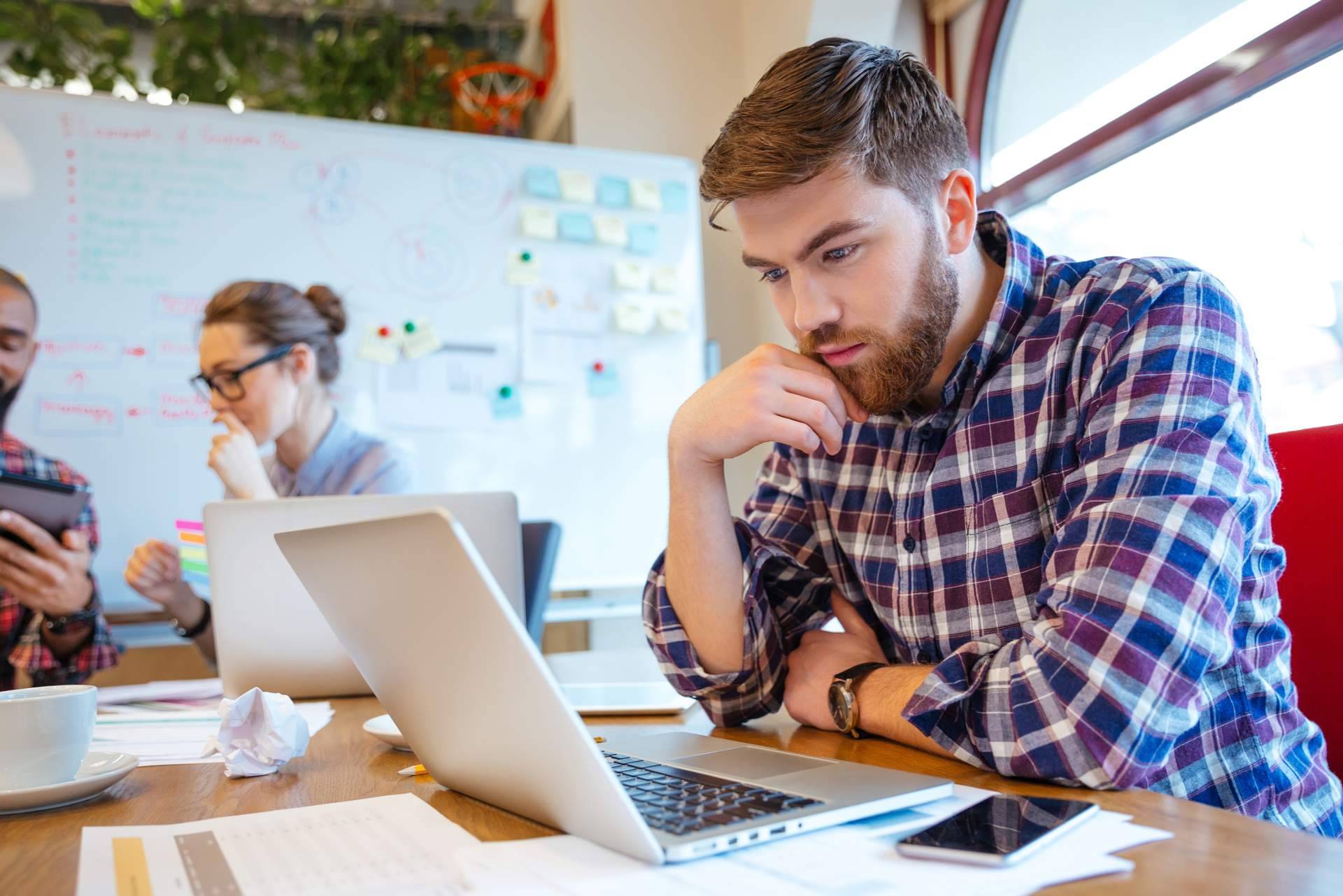 Formación directiva online 100 % flexible; IEAD acelera el desarrollo de líderes