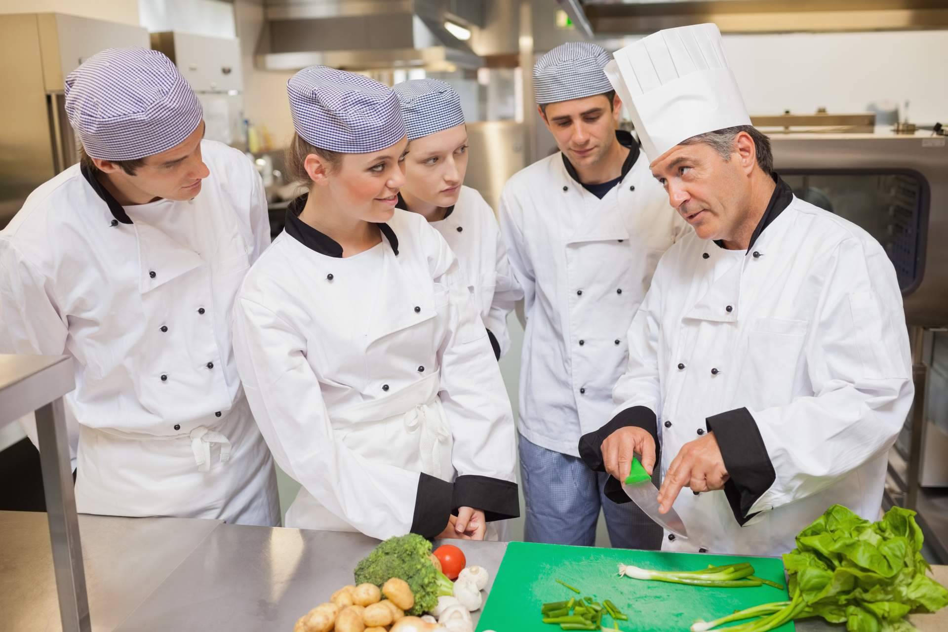 Formarse en Manipulador de Alimentos en Madrid con Laborali garantiza carnet oficial rápido y reconocido