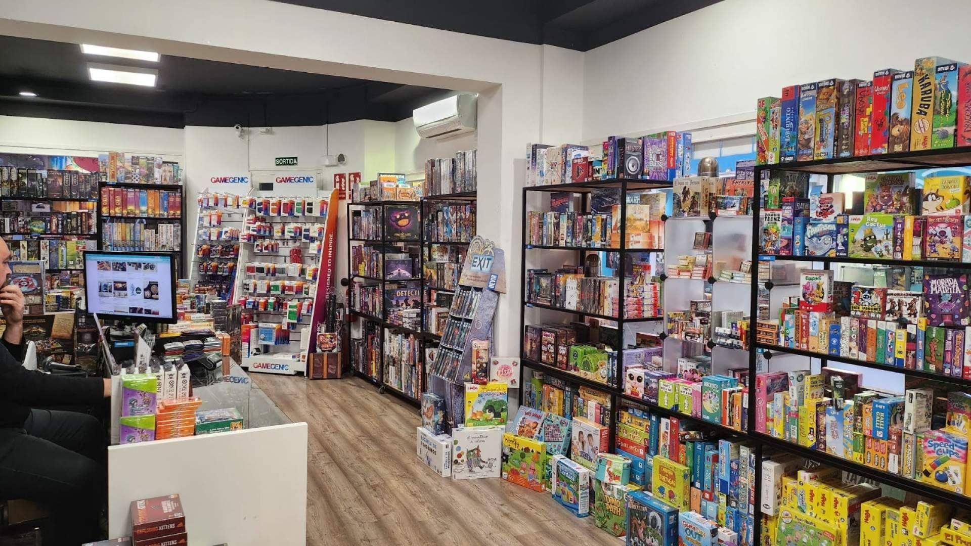 Mathom Outlet lidera el mercado nacional de juegos de mesa en canal outlet