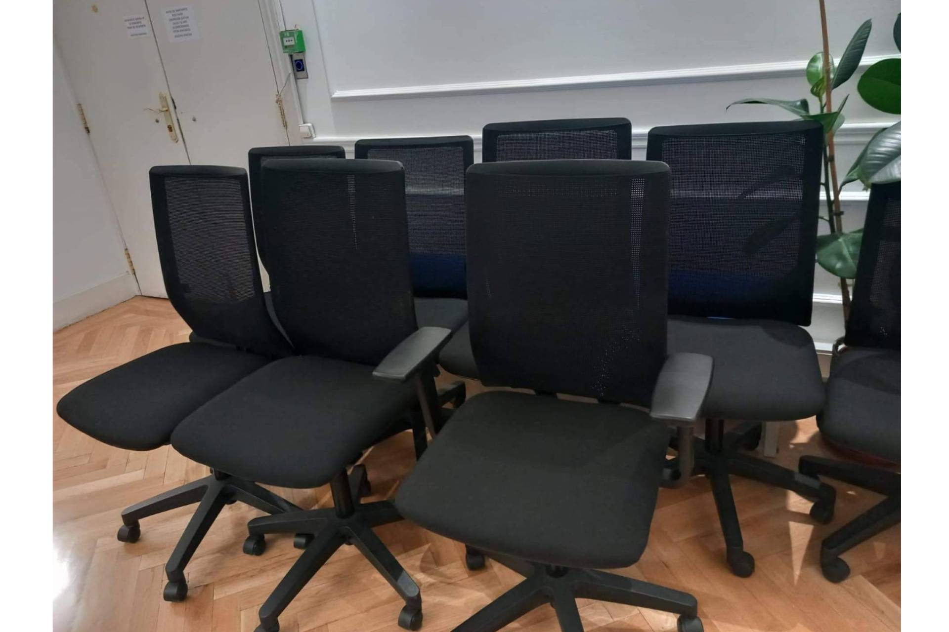 Guía 2026; el trabajo del tapicero en Madrid para renovar muebles con estilo