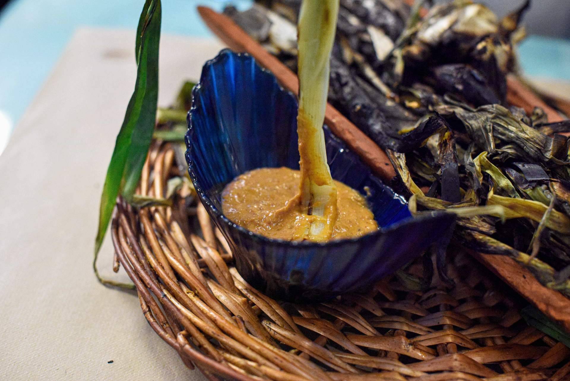 Calçots con romesco, ¿o no? Lo que de verdad importa en los restaurantes de calçots en Barcelona