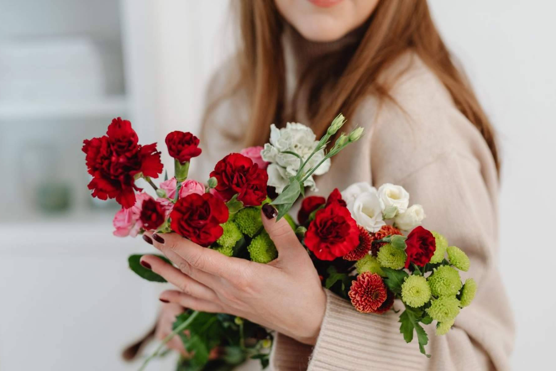 La Rosa de Oro consolida su presencia como floristería online con servicio propio en Sevilla