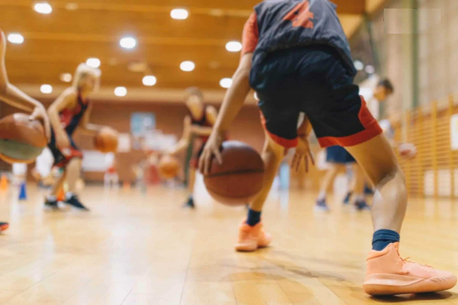 Golty presenta los tipos de balones de baloncesto y su impacto en el rendimiento en pista