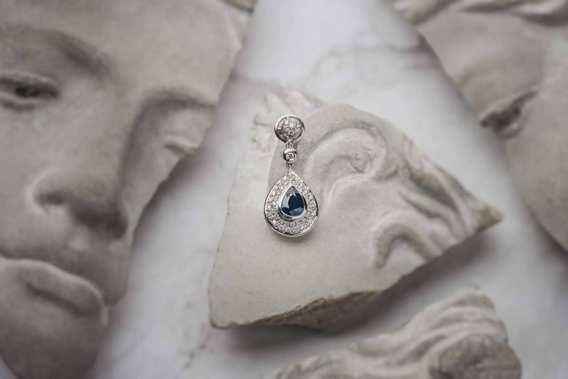Joyería Gordillo reúne anillos de compromiso, alianzas y joyas para novia en una colección de alta gama