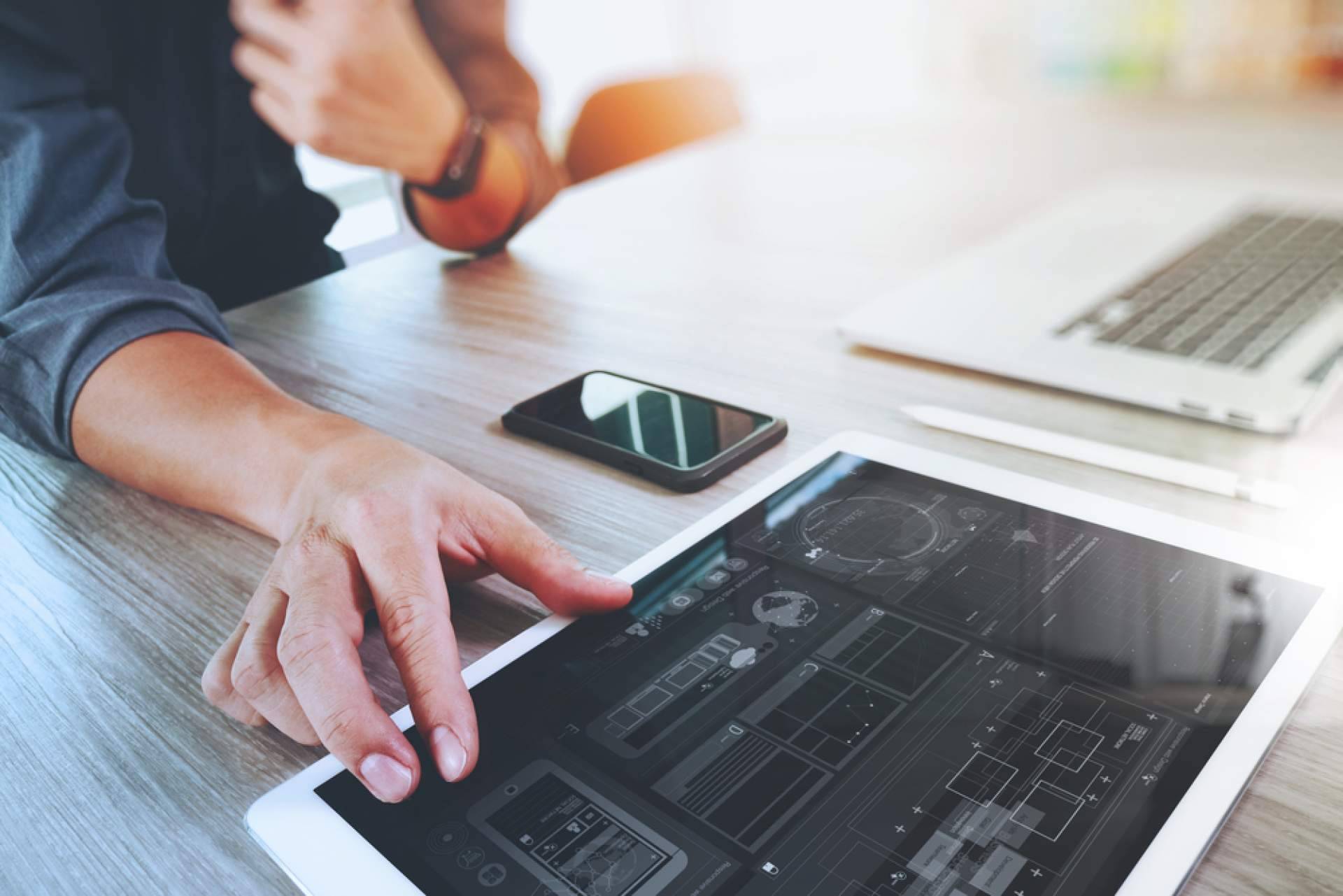 Ejecución tecnológica con talento senior; la propuesta de Connecting Tech People en staff augmentation IT