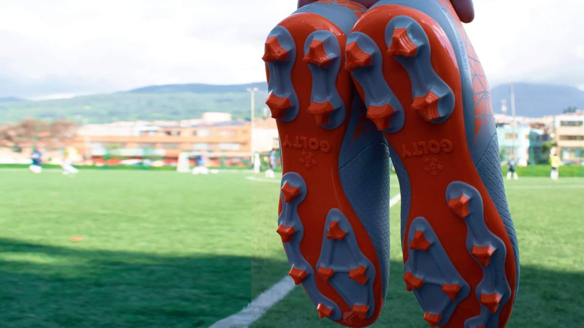 Los guayos de fútbol y su impacto en el rendimiento dentro del campo