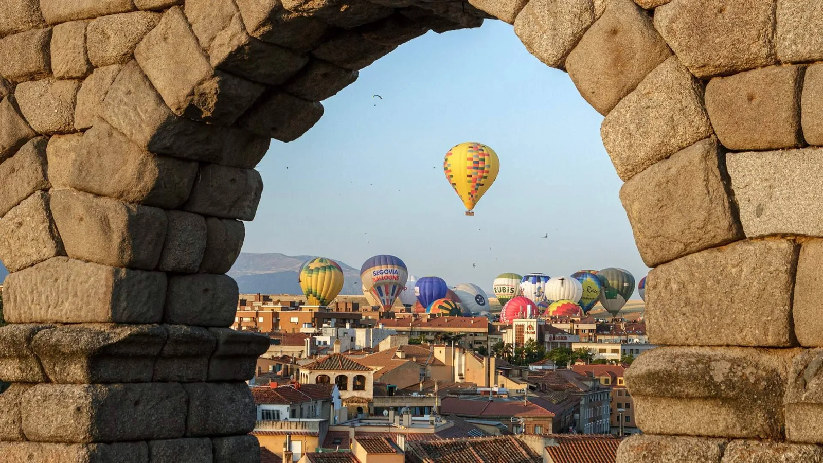 Festival de Globos de Segovia 2026; tres días para contemplar la ciudad desde el cielo