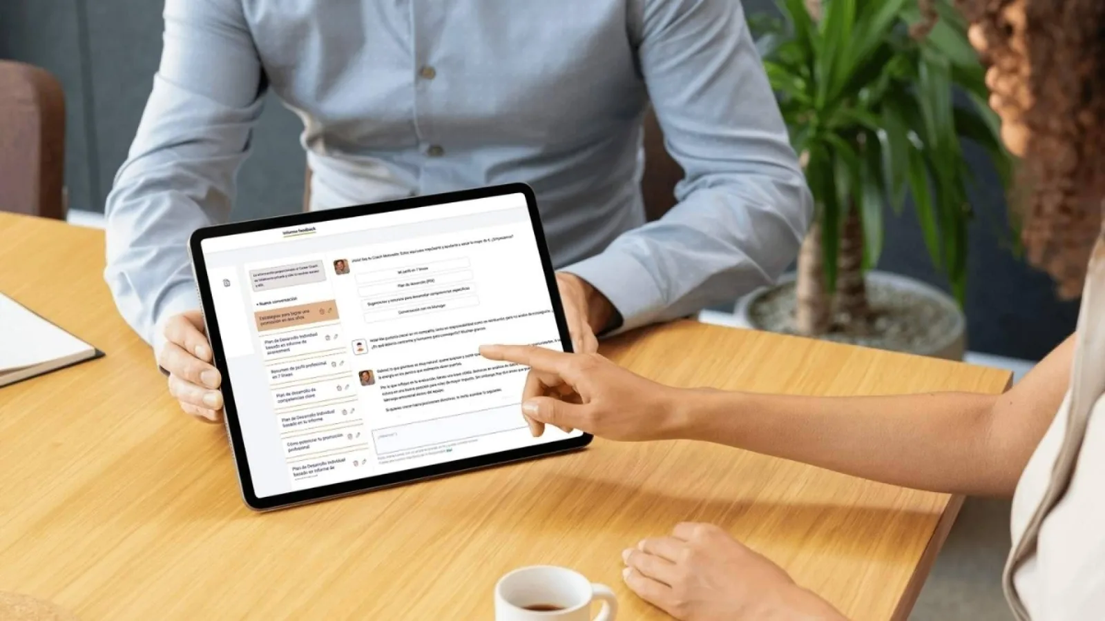 Career Coach, el asistente de IA que acompaña y orienta el desarrollo del talento